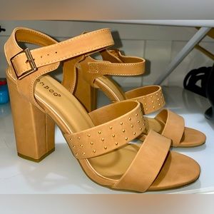 Women’s size 10 Tan Heels, Gold Hardware